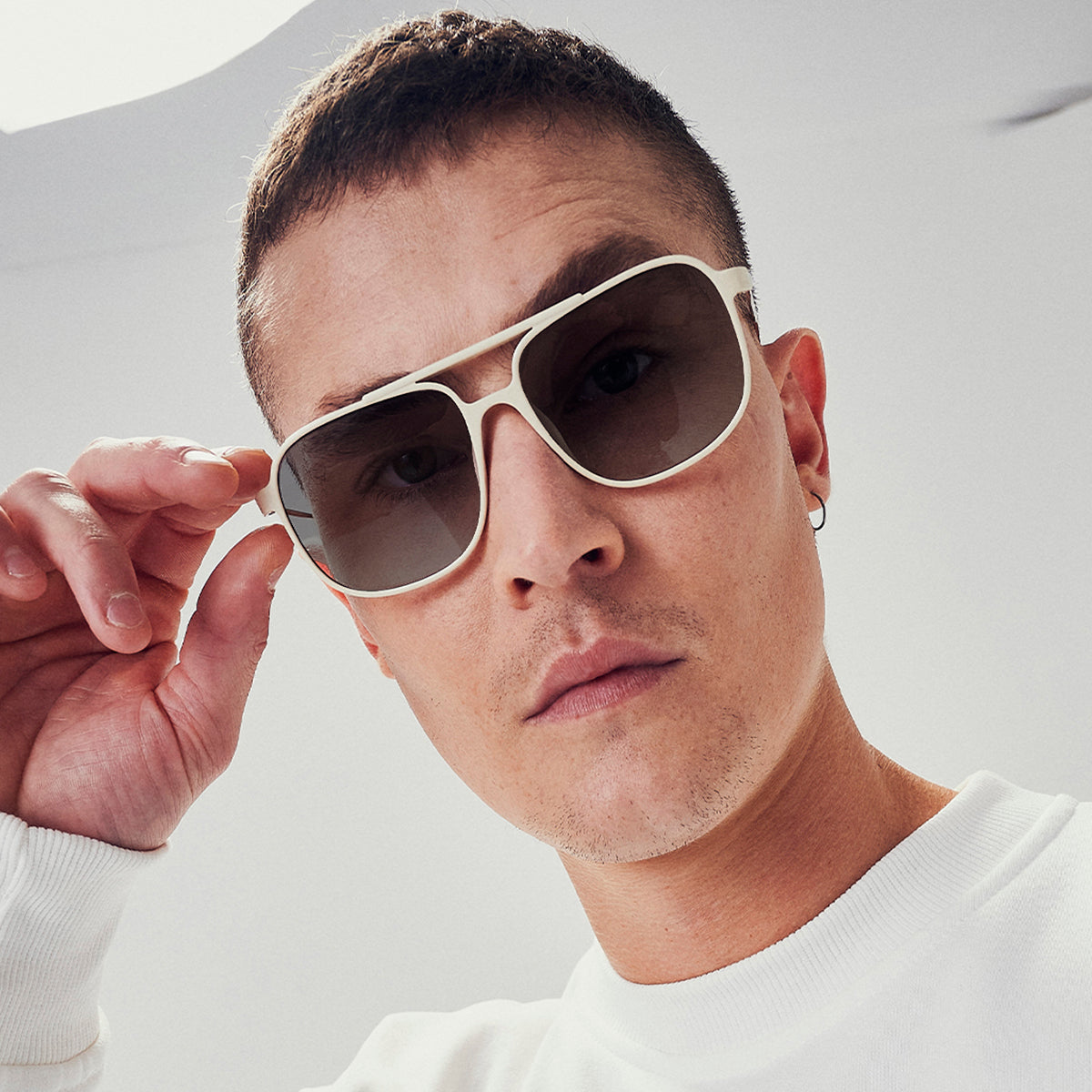 Óculos de sol Caravan - Metal Bone Brhilhante - lente cinza degradada