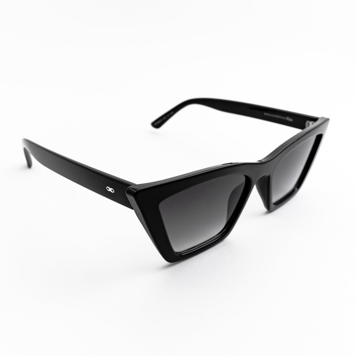 Óculos de sol Frida - Preto Brilhante - Lente Gradiente Cinza