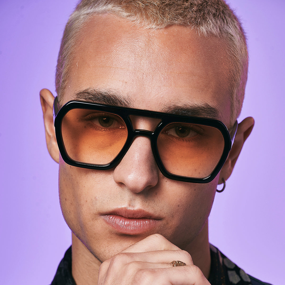 ÓCULOS DE SOL Lyon - Preto Brilhante - Lente Degradada Laranja