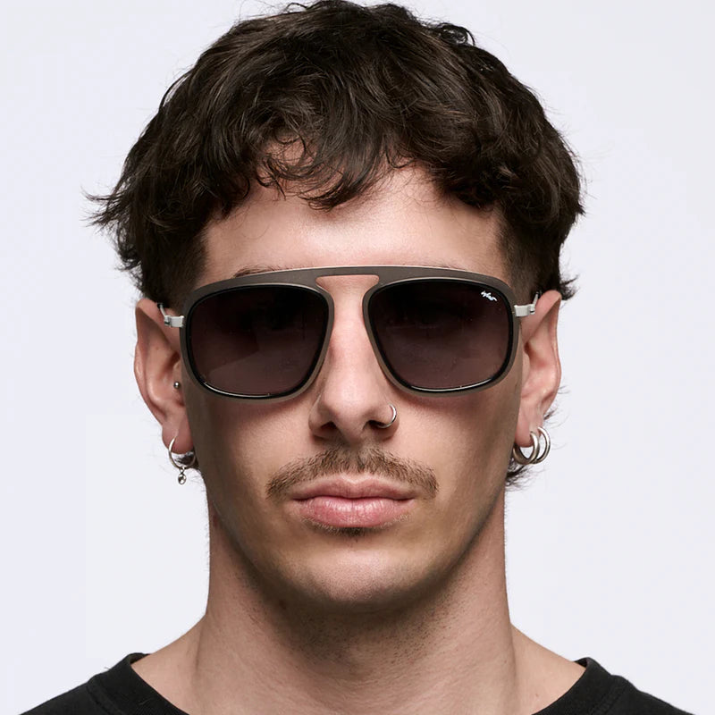 ÓCULOS DE SOL Imola - Luxury Series - Preto Brilhante - Lente degradada cinza