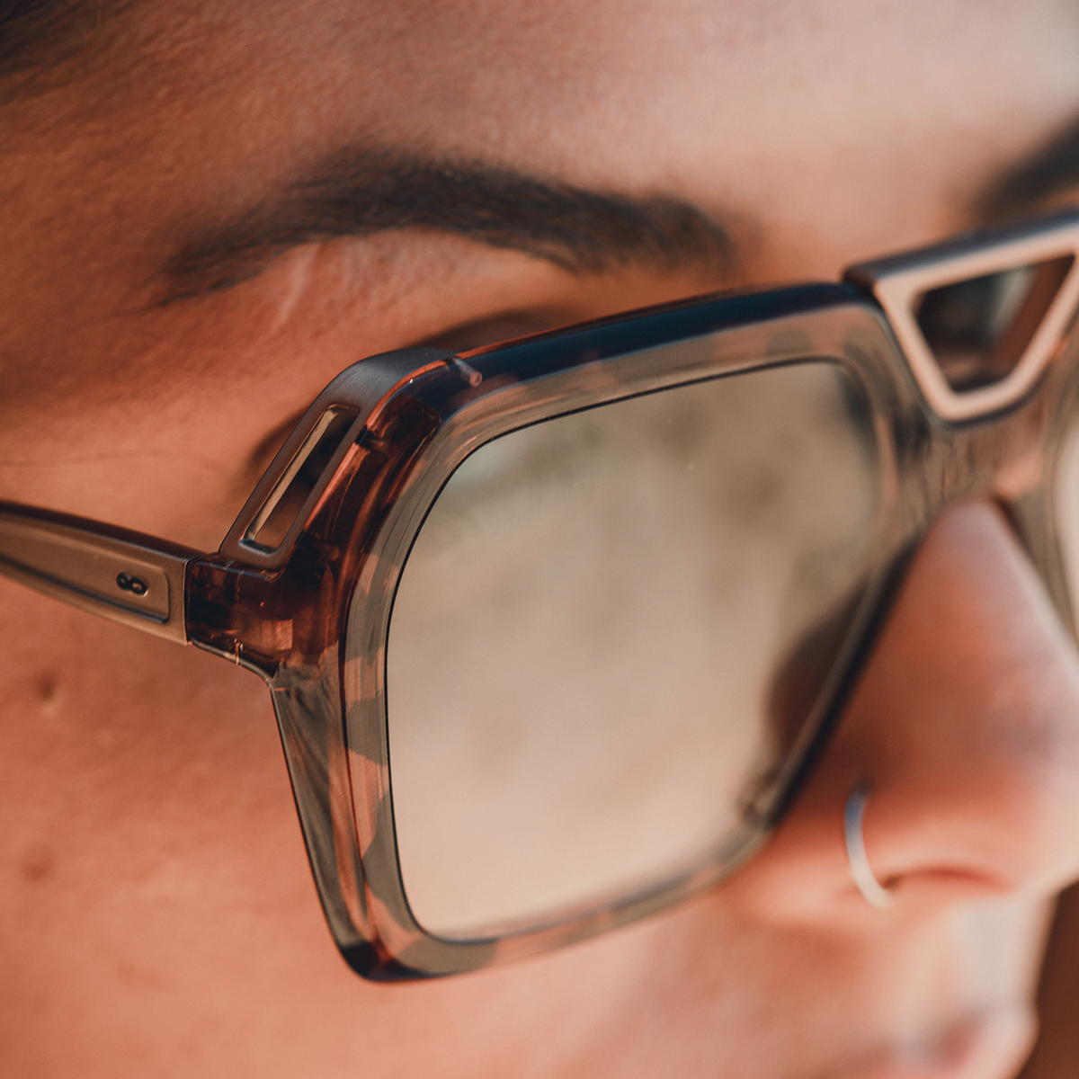 Óculos de sol London - Metal Tartaruga - Lente degradada Verde