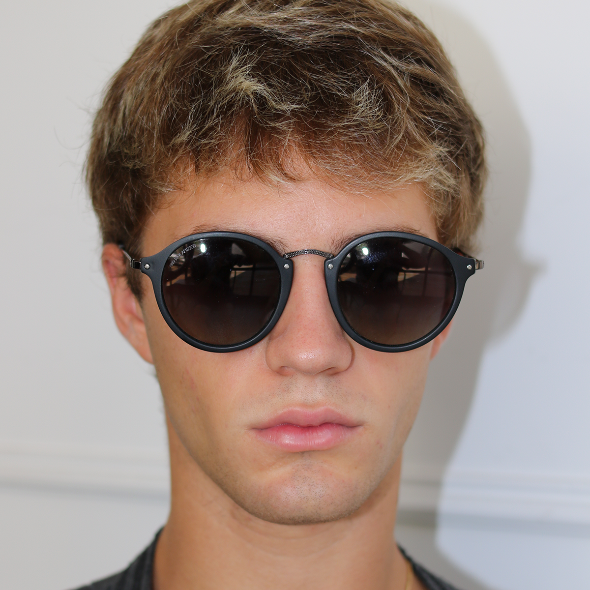 ÓCULOS DE SOL SUN TZU - Preto Fosco - Lente polarizado degradada cinza