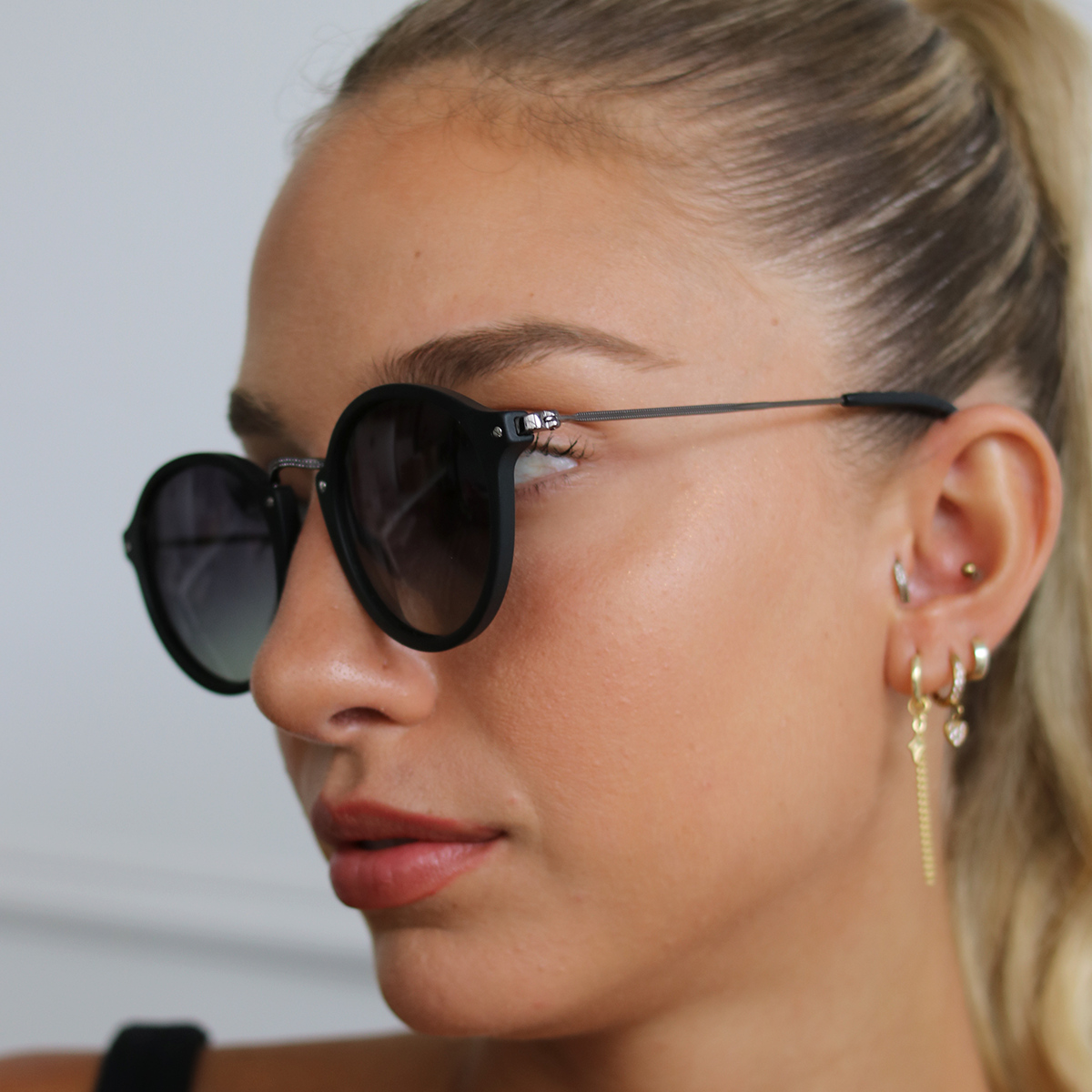 ÓCULOS DE SOL SUN TZU - Preto Fosco - Lente polarizado degradada cinza