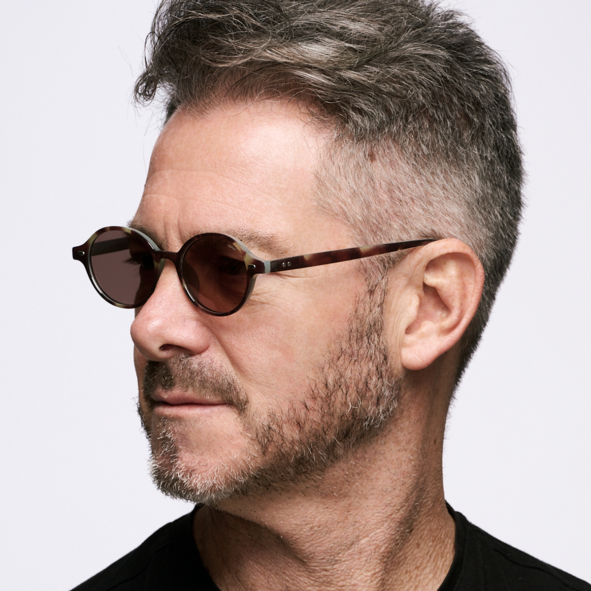 ÓCULOS DE SOL Vizu - Verde Havano - Lente Cinza Degradada