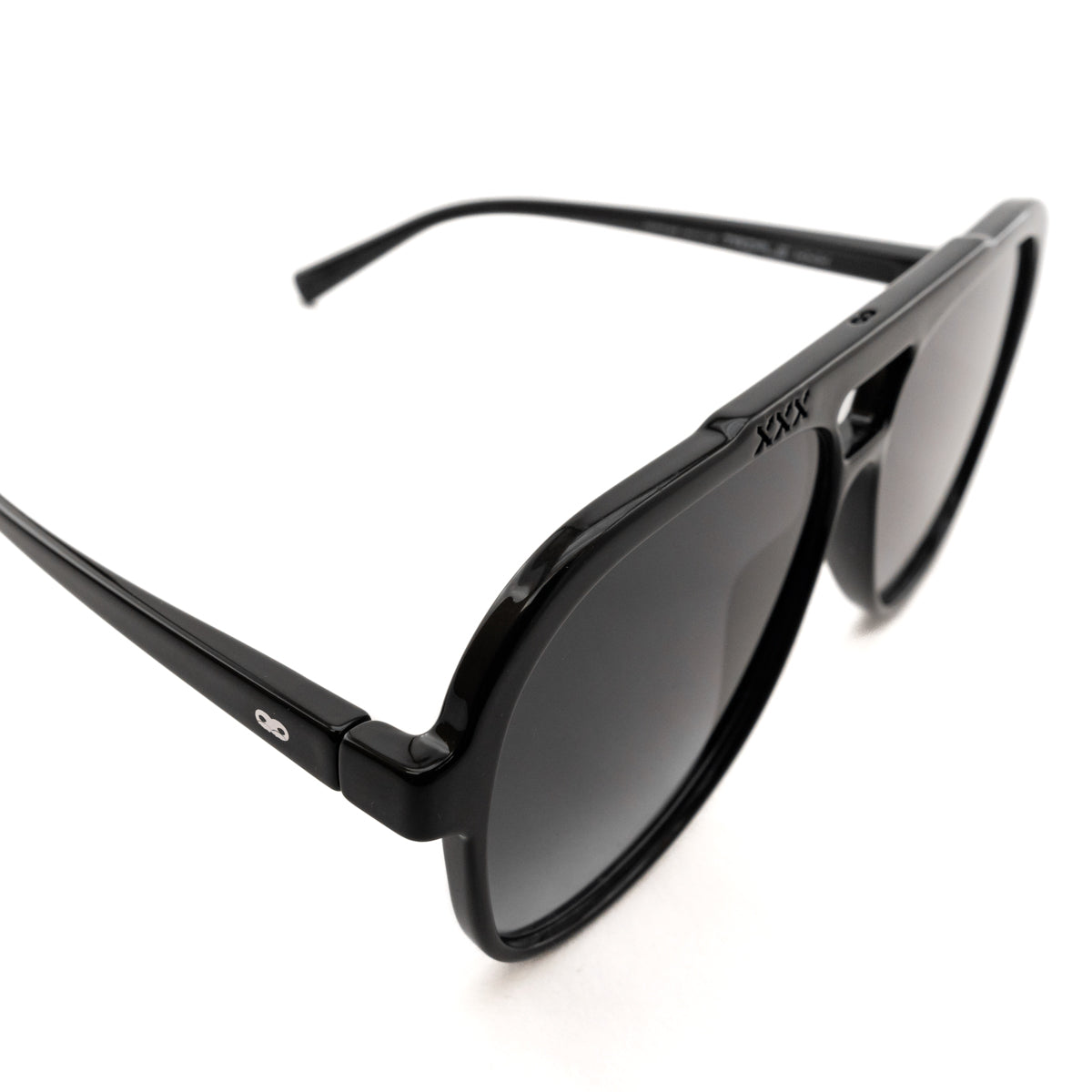 Óculos de sol triple Xxx - Preto Brilhante - lente degradada cinza