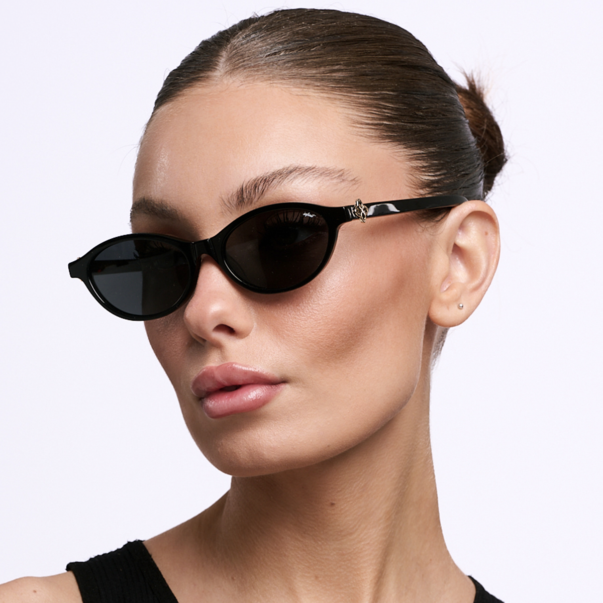 ÓCULOS DE SOL Naomi - Preto Brilhante - Lente Cinza Degradada