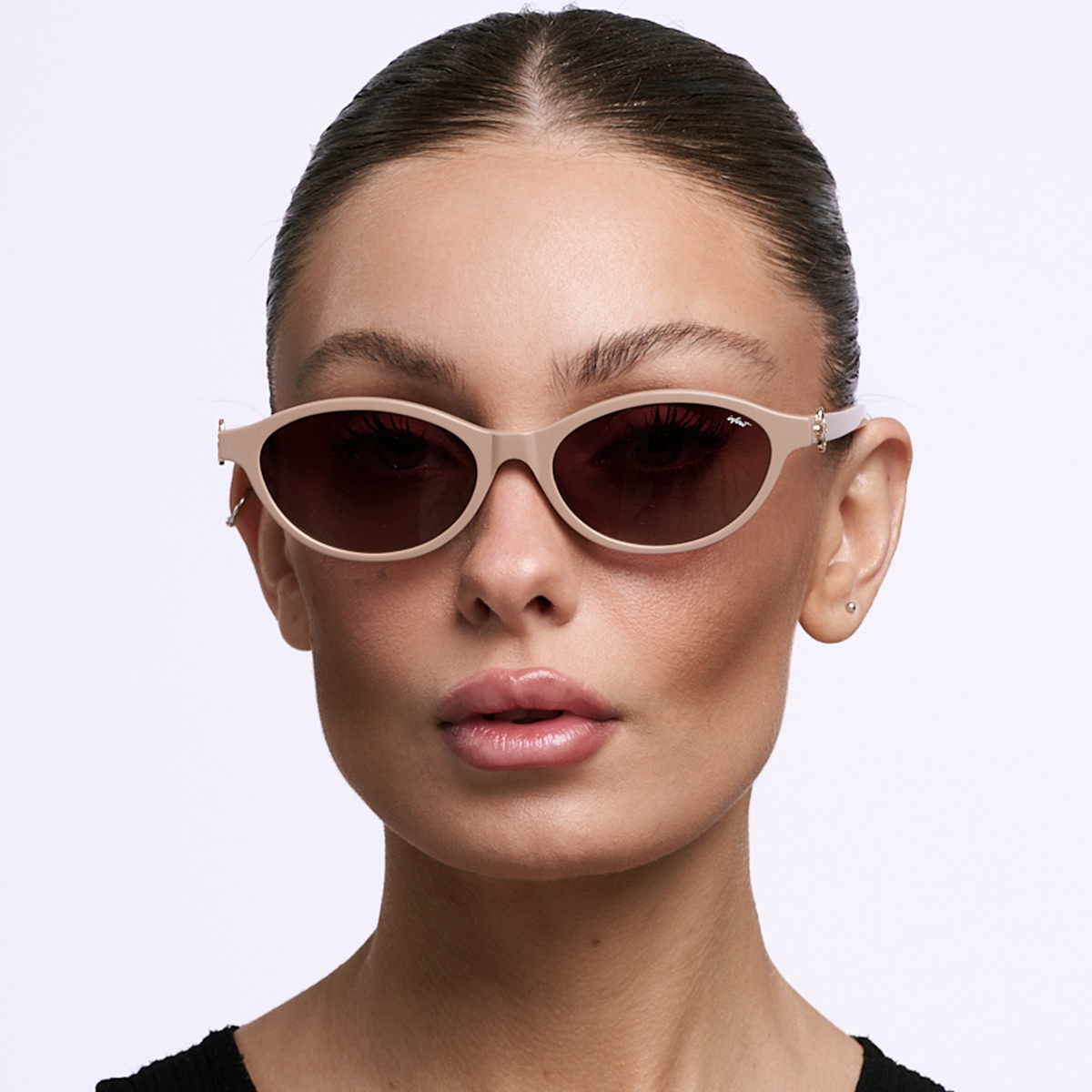 ÓCULOS DE SOL Naomi - Mocha Mousse - Lente Malbec Degradada